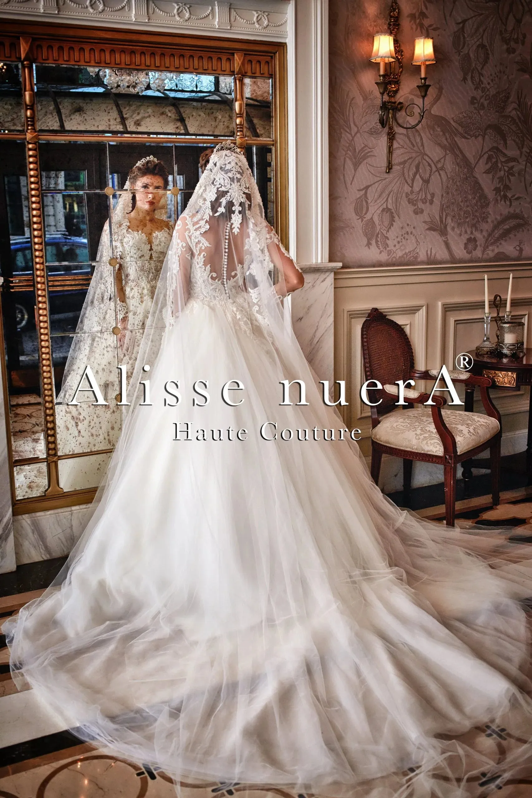 Lace Bishop Sleeve Tulle Skirt Ball Gown Wedding Dress with Lace Scalloped Tulle Bridal Veil